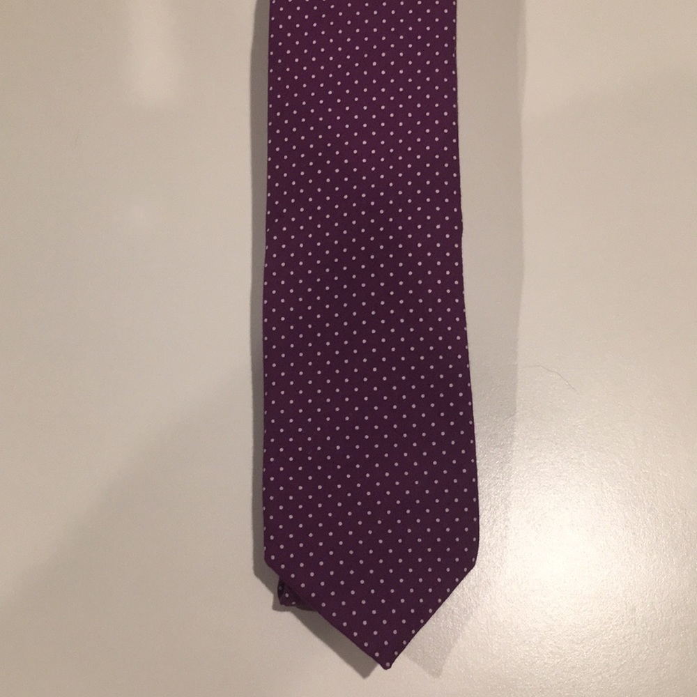 5/$25 Penguin Micro dot purple skinny tie.